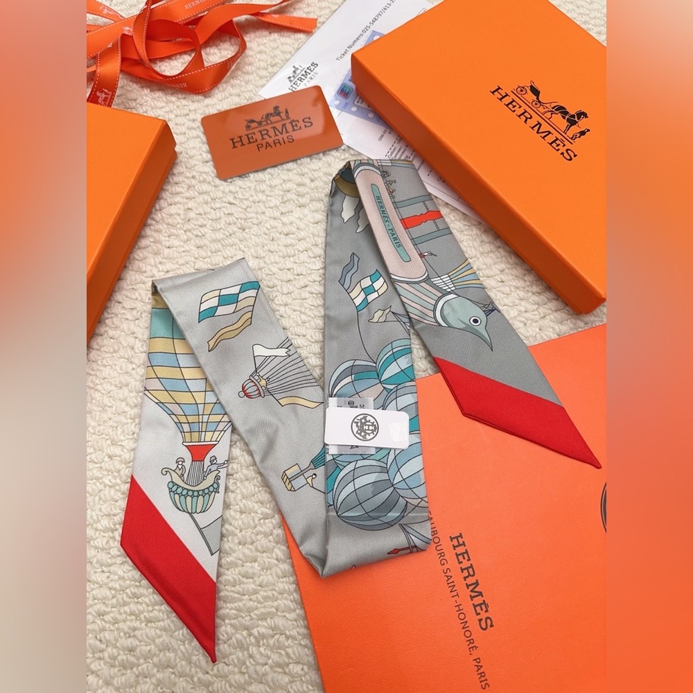 🍊 HERMÈS New Twilly Scarf "Dream of Soaring" Silk - Picture 2 of 9